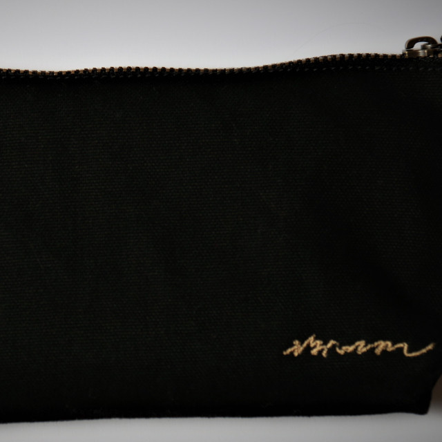 【獨家販售】HMC design原創設計 帆布T型筆袋 黑色~希望之魚 (預購)