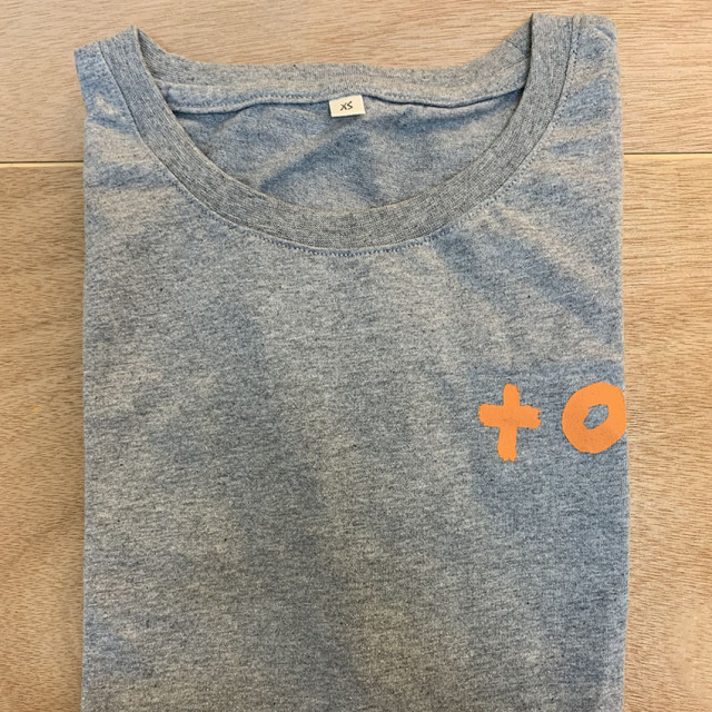 +0灰T-shirt 橘字