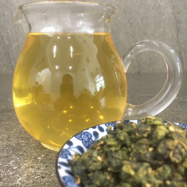 【Tfive茶五】梨山 冬片。 烏龍青茶（生茶）。75g/1包